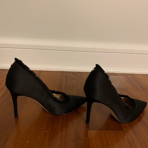 Sam Edelman ‘Halan’ Black Matte Satin Pumps 6 - Picture 3 of 7
